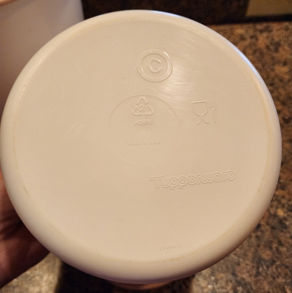 Tupperware Pink Lid Canister Set, Set of 3 - Picture 7 of 9